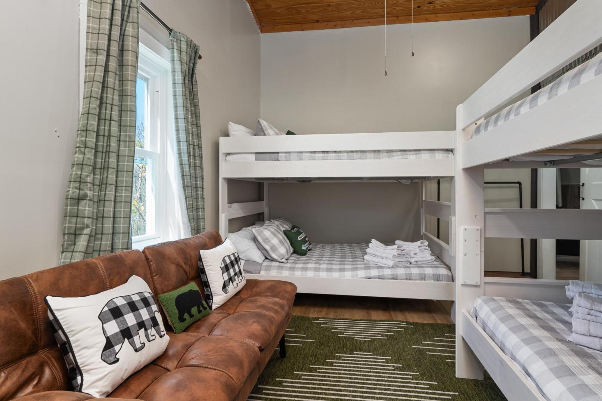 Spacious Cabin Near Hocking Hills And Caves With Hot Tub And Firepit Laurelville Exterior foto