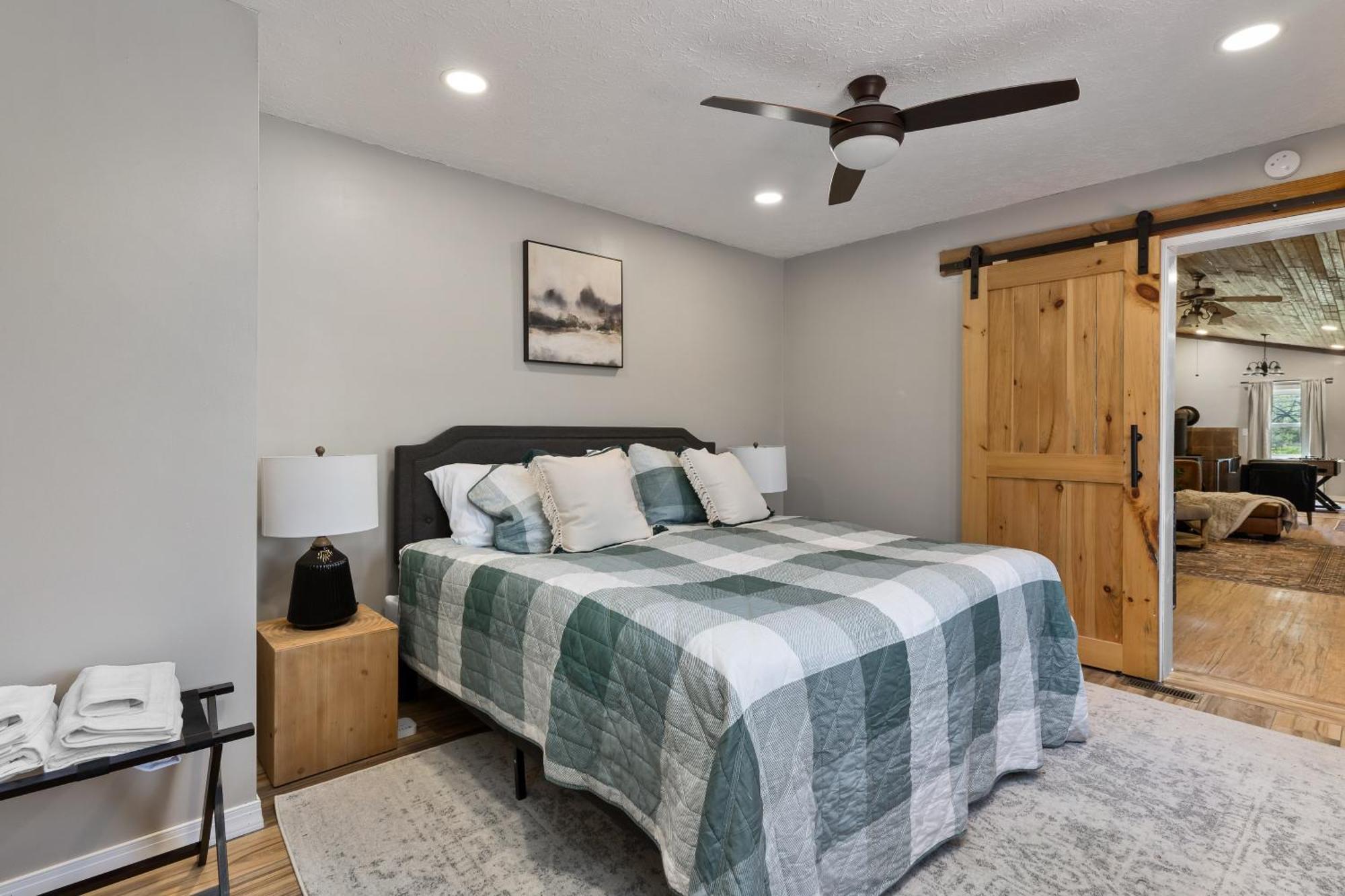 Spacious Cabin Near Hocking Hills And Caves With Hot Tub And Firepit Laurelville Exterior foto